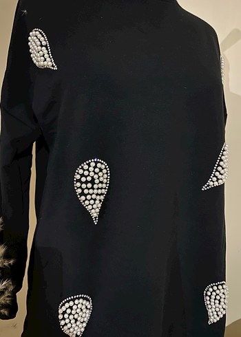 Siyah Uzun Kollu Pul İşlemeli iki iplik sweat - Görsel 2