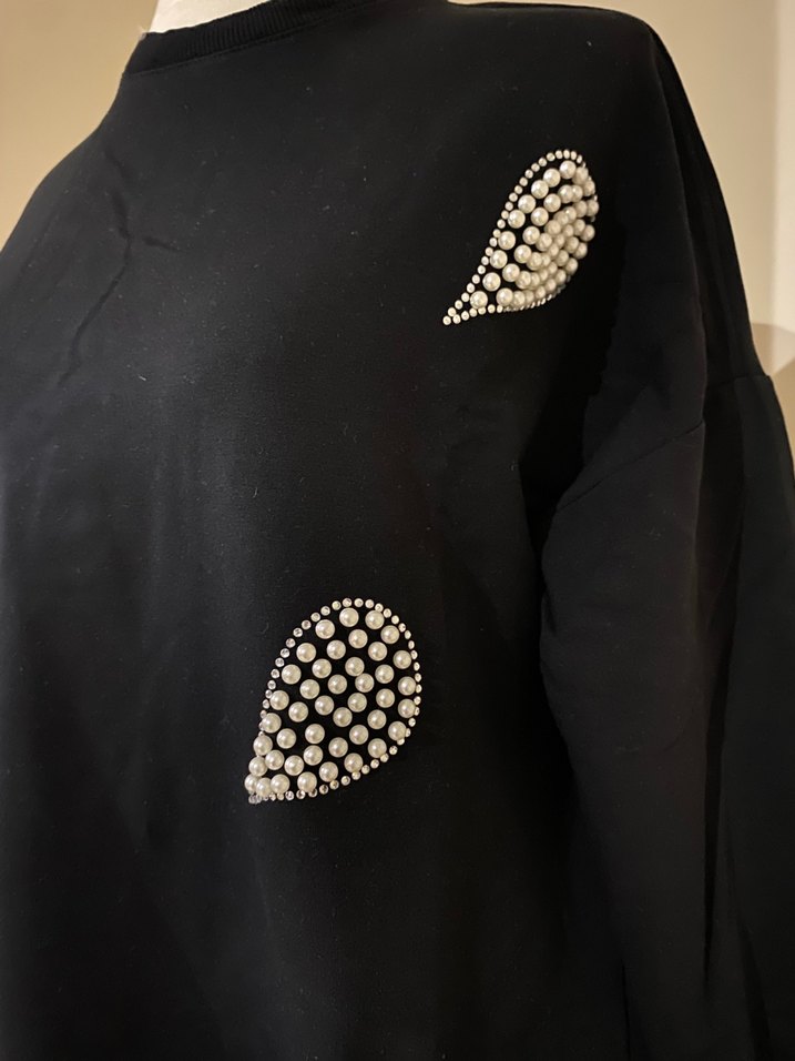 Siyah Uzun Kollu Pul İşlemeli iki iplik sweat - Görsel 3