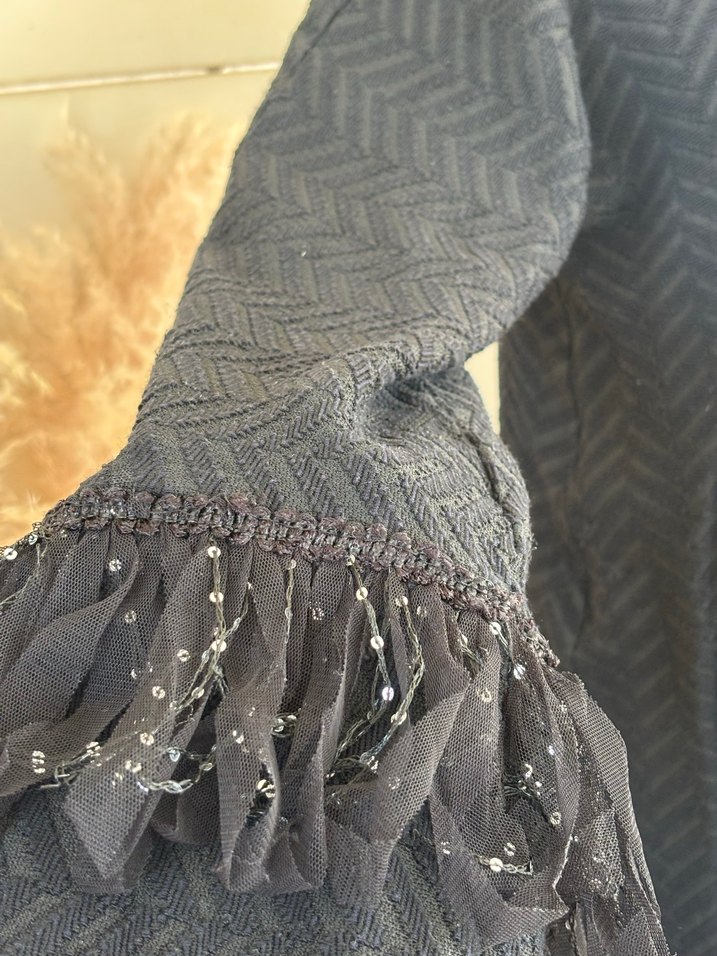 Nakışlı Siyah Uzun Örgü Hırka - Görsel 4