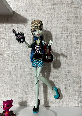 Monster High FRANKİE STEİN