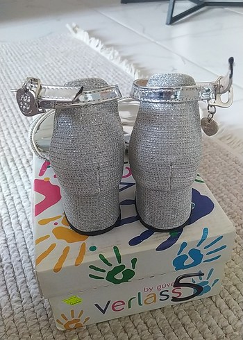 35 Beden Gümüş renk , taşlı abiye ayakkabı