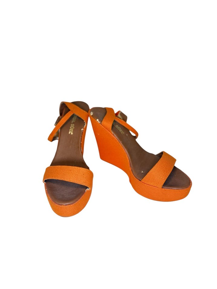 Turuncu Yılan Desenli Dolgu Topuklu Sandalet - Görsel 3