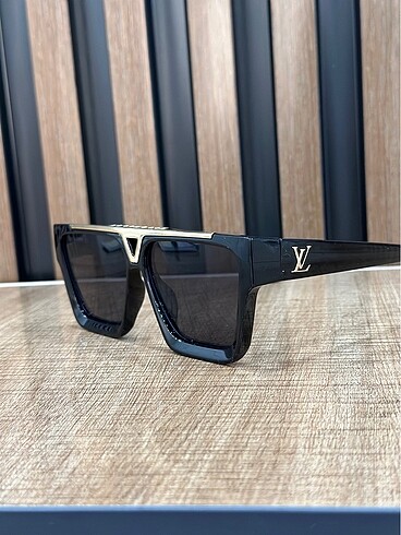 Louis Vuitton Louis VUITTON 61/13 güneş gözlüğü
