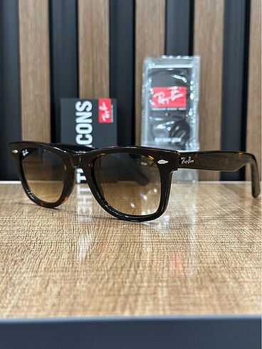 Ray Ban Ray ban 2140 50/22 wayfarer eğimli