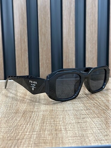 Prada Milano 50/20 güneş gözlüğü
