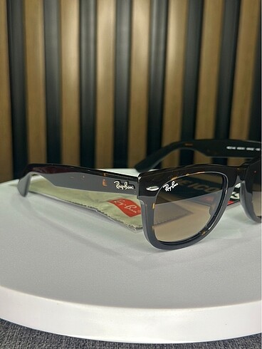 Ray Ban Ray ban 2140 50/22 wayfarer eğimli