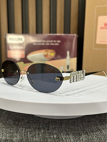 Miu Miu 63/17 güneş gözlüğü