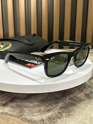 Ray Ban
