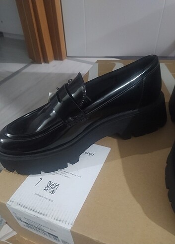 Zara Zara yeni etiketli