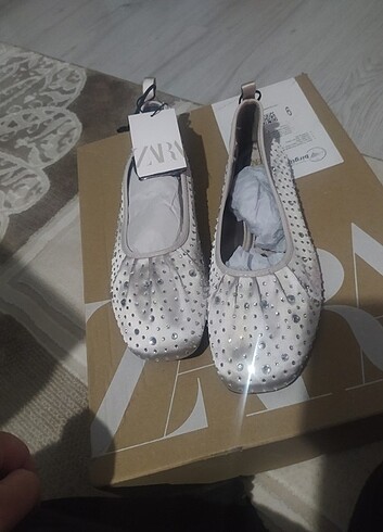 Zara yeni etiketli 