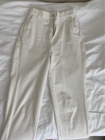 Mavi jeans beyaz kadife pantolon