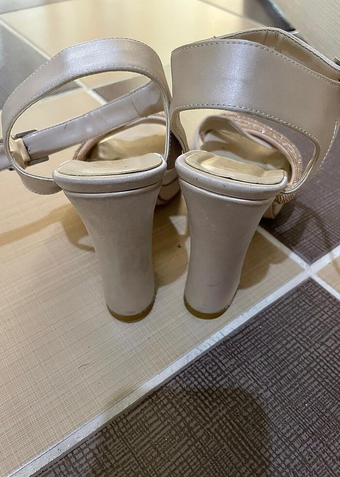 Topuklu ayakkabı - Görsel 3