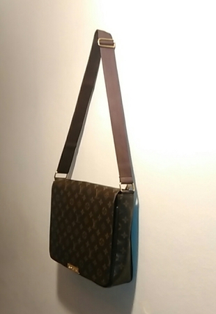 LOUIS VUITTON ÇANTA