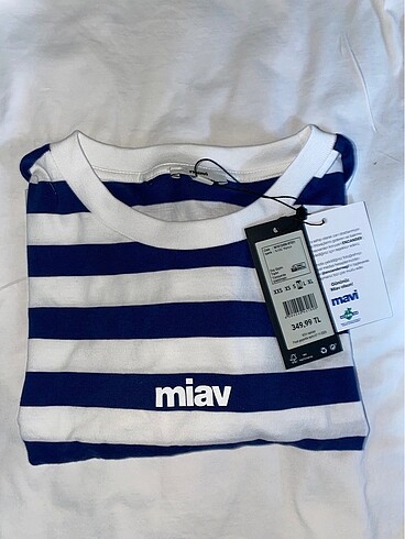 Mavi tshirt etiketli