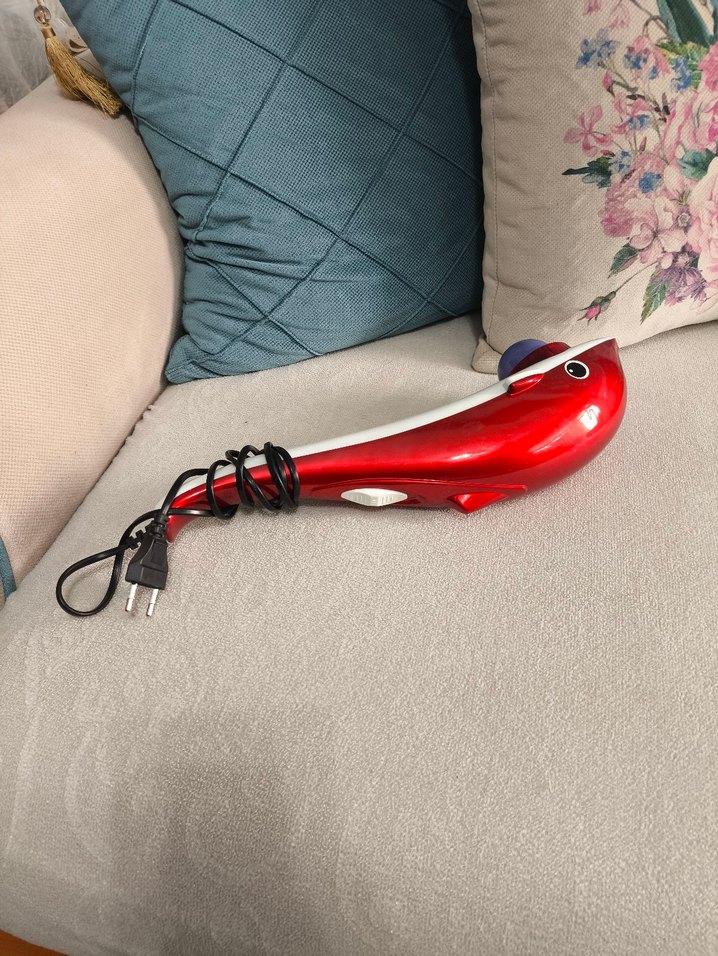 Kırmızı Renkli Kişisel Bakım Cihazı - Görsel 4