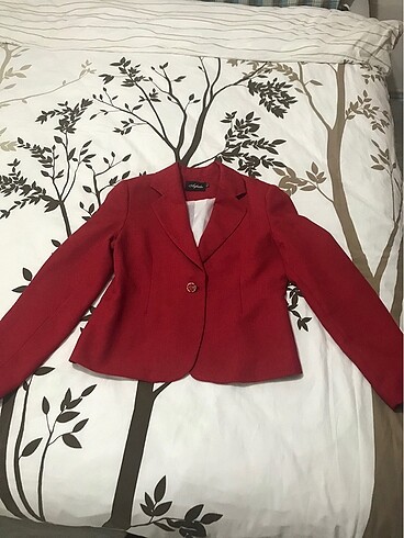 Kırmızı kısa ceket