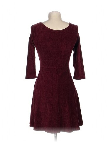m Beden PreLoved Kısa Elbise %70 İndirimli.