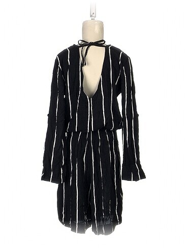m Beden PreLoved Kısa Tulum %70 İndirimli.