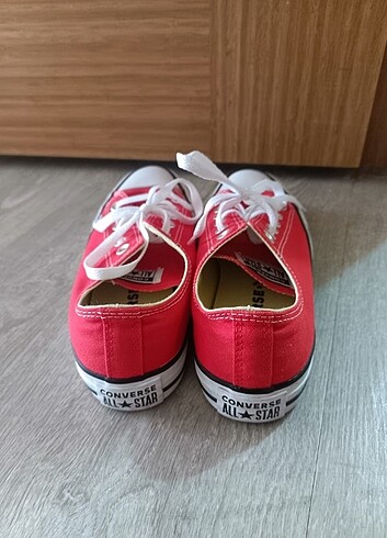 38 Beden kırmızı Renk Orijinal converse 