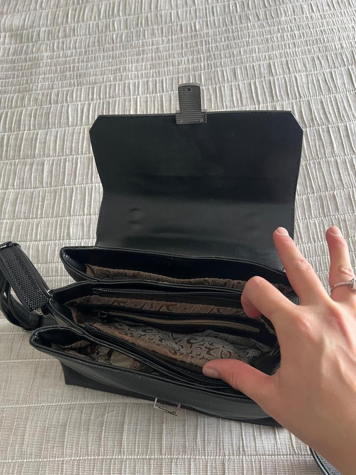 Siyah Deri Tokalı Kadın Çantası - Görsel 2