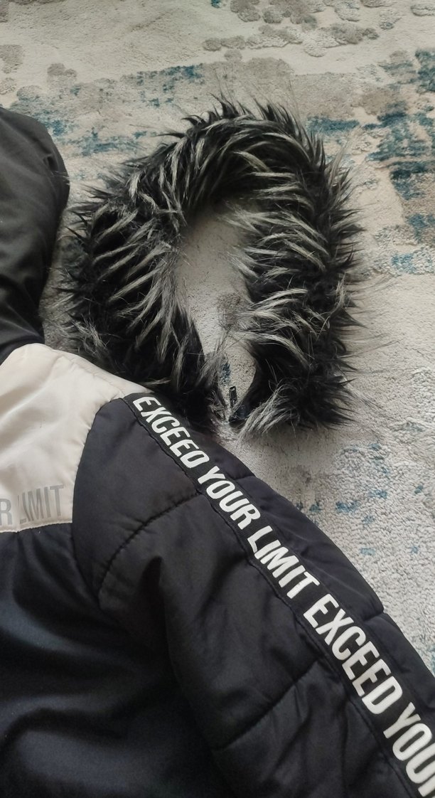 Siyah Kürklü Kapüşonlu kız kız çocuk - Görsel 3