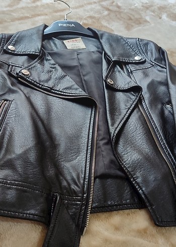 Kısa Siyah Parlak Deri Biker Ceket - Görsel 3