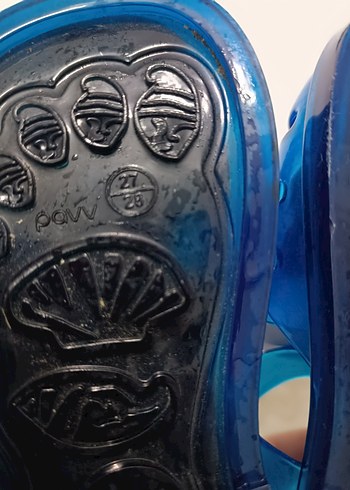 Erkek Çocuk Mavi Ayıcık Figürü Var Önünde - Görsel 6