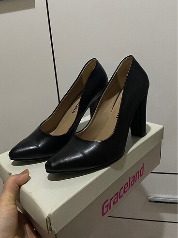 Kalın topuk stiletto