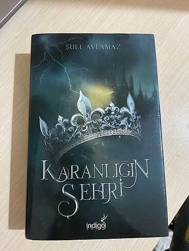 Şule avlamaz karanlığın şehri
