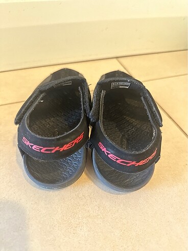 25 Beden siyah Renk Skechers erkek çocuk sandalet