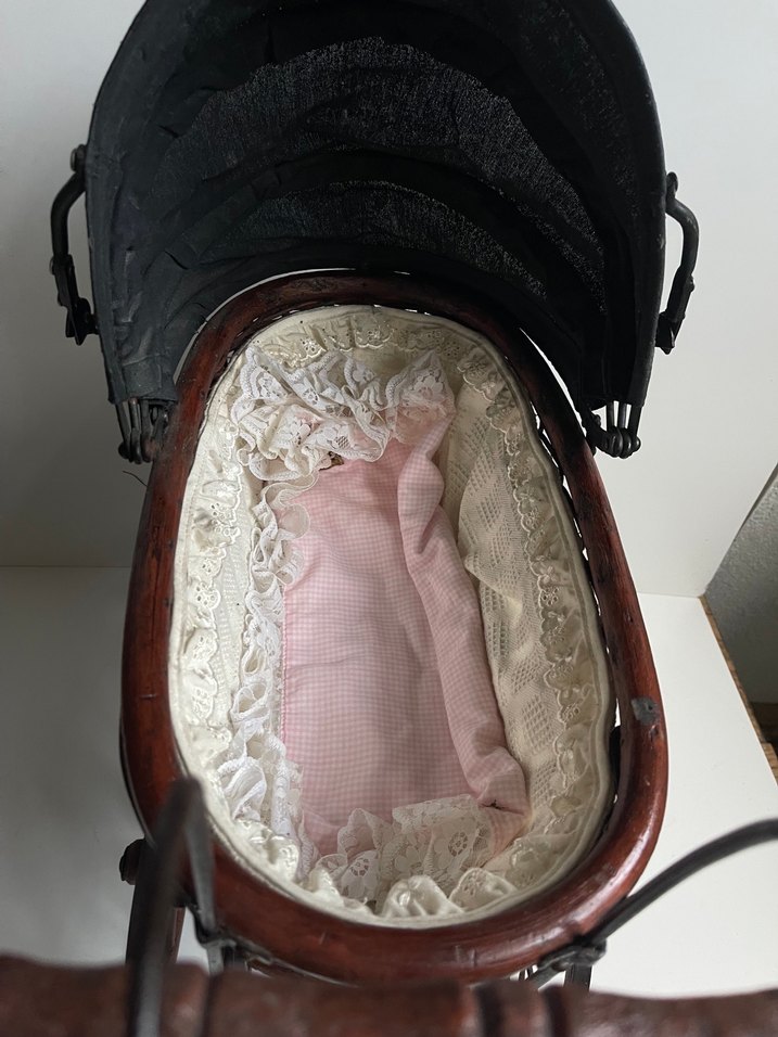 Koyu Kahverengi Ahşap Bebek Arabası - Görsel 4