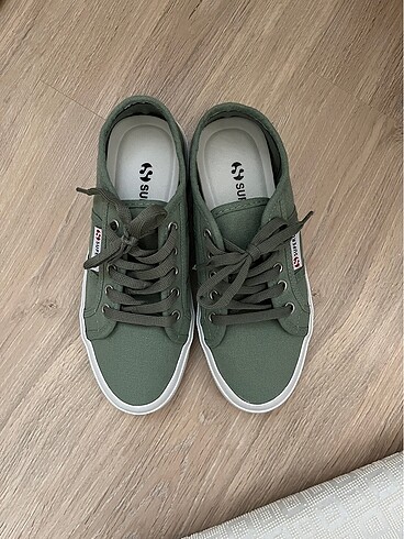 37 Beden sıfır superga