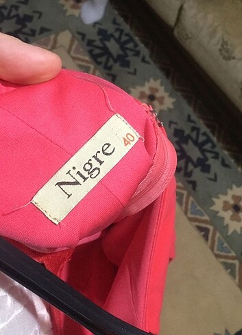 Nar çiçeği rengi kısa elbise