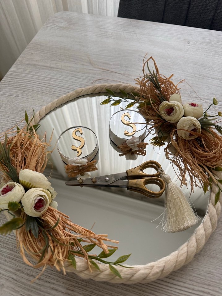 Beyaz Çiçekli Dekoratif Ayna Tepsi - Görsel 3