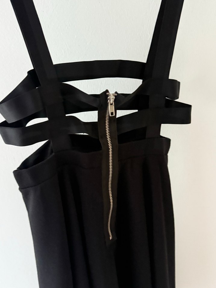 Kemer ve askı detaylı etek - Görsel 4