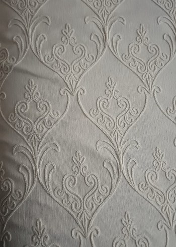 Nakışlı Beyaz Parlak Yatak Örtüsü - Görsel 4
