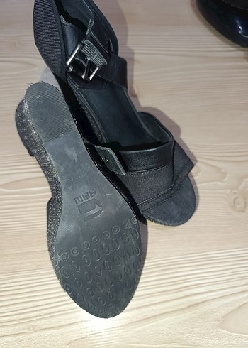 38 Beden siyah Renk Siyah Tokalı Kadın Dolgu Topuk Ayakkabı