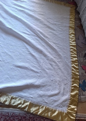 Parlak Beyaz Düz Yatak Örtüsü - Görsel 3
