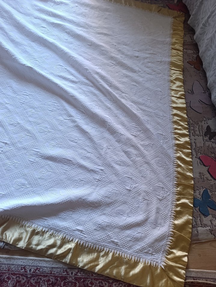 Parlak Beyaz Düz Yatak Örtüsü - Görsel 3