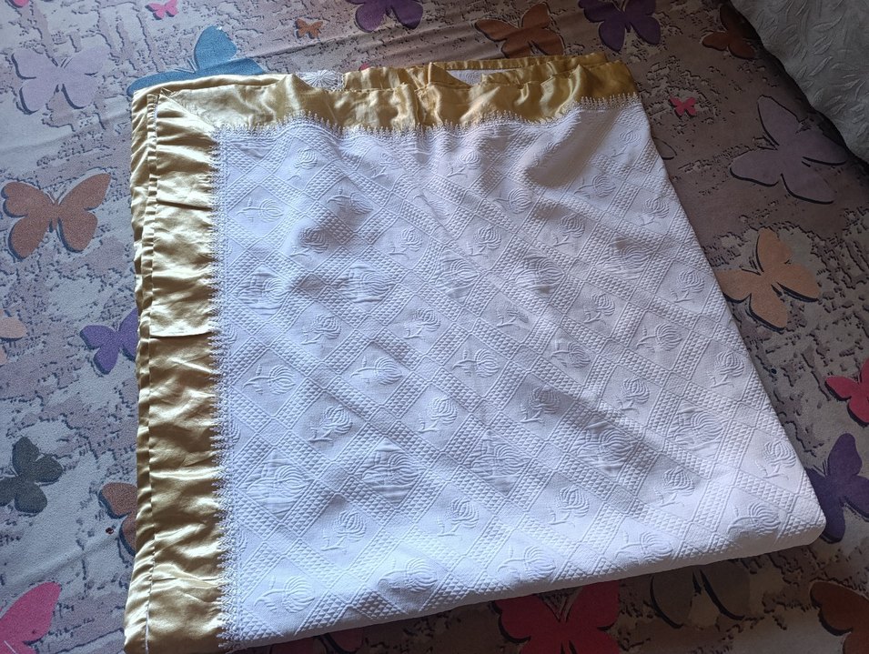 Parlak Beyaz Düz Yatak Örtüsü - Görsel 4