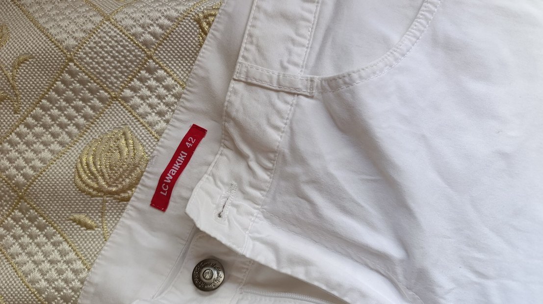 Beyaz Düğmeli Hamile Keten Midi Şort - Görsel 4