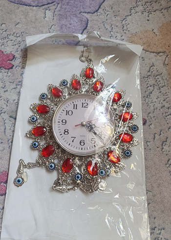 Kırmızı Taşlı Renkli Duvar Saati