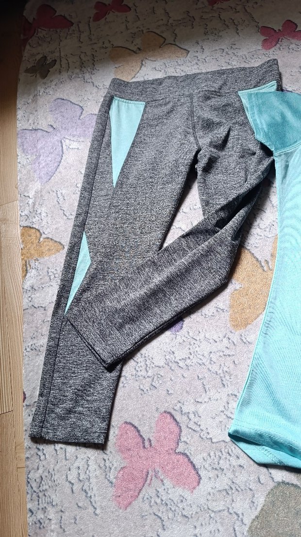 Gri V Yaka Kısa Kollu Kadın Spor Tişörtü - Görsel 3