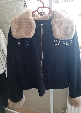 Siyah suni kürklü crop mont 