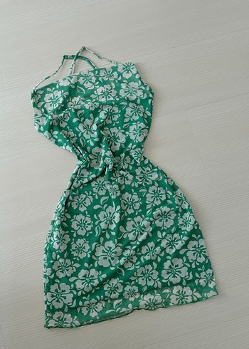 Yeşil Çiçek Desenli Çapraz Askılı Mini Elbise