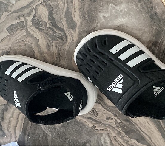 21 Beden siyah Renk tertemizdir çok giyilmedi orijinaldir #adidas