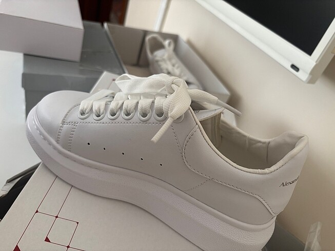Alexander McQueen beyaz spor ayakkabı