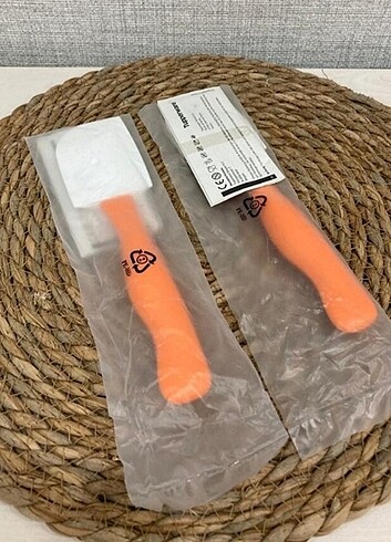 Tuppeeware spatula