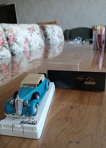  Beden Solido 1/43 Packard Lunes Light 4037