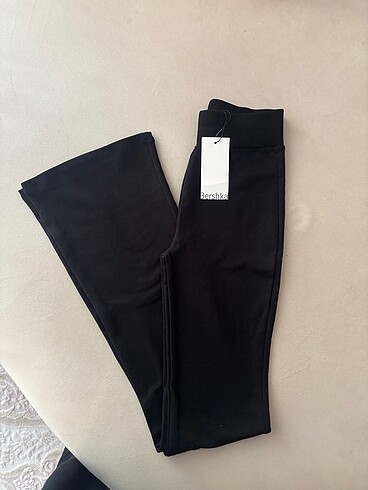 Bershka İspanyol paça pantolon